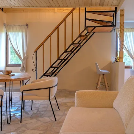 Holiday home Satul De Vacanta Cuibul Lupilor *