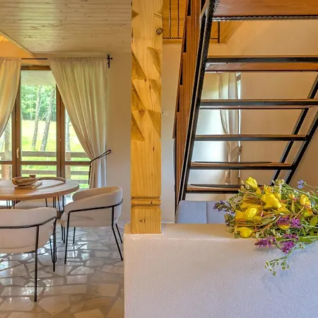 Holiday home Satul De Vacanta Cuibul Lupilor Ciucea